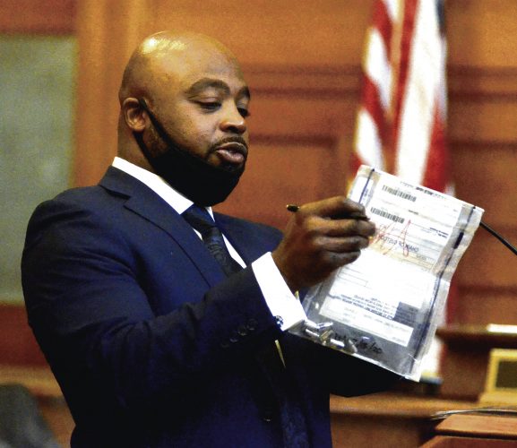 Apartment shooting trial starts